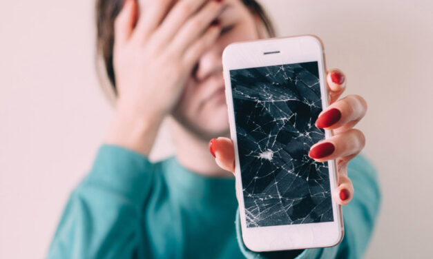 SMARTPHONE INSURANCE : PEACE OF MIND FOR THE ACCIDENT PRONE