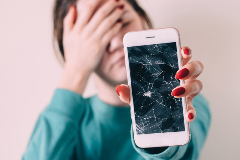 SMARTPHONE INSURANCE : PEACE OF MIND FOR THE ACCIDENT PRONE